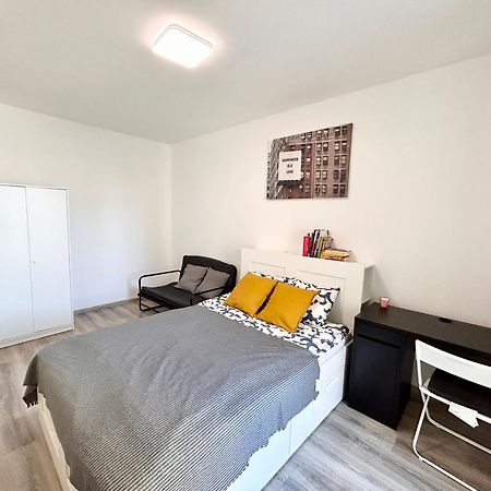 New 2022 Family&Friends Downtown Ac 3Br 2Ba Free Parking Big Balcony Near Metro&Train Station Self Check-In Apt Budapest Eksteriør bilde