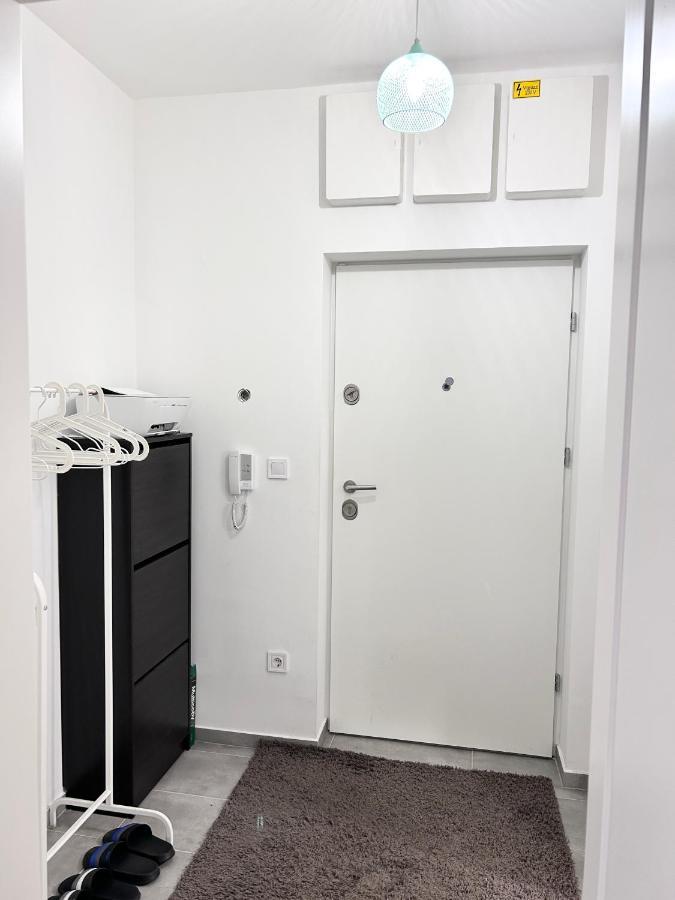 New 2022 Family&Friends Downtown Ac 3Br 2Ba Free Parking Big Balcony Near Metro&Train Station Self Check-In Apt Budapest Eksteriør bilde