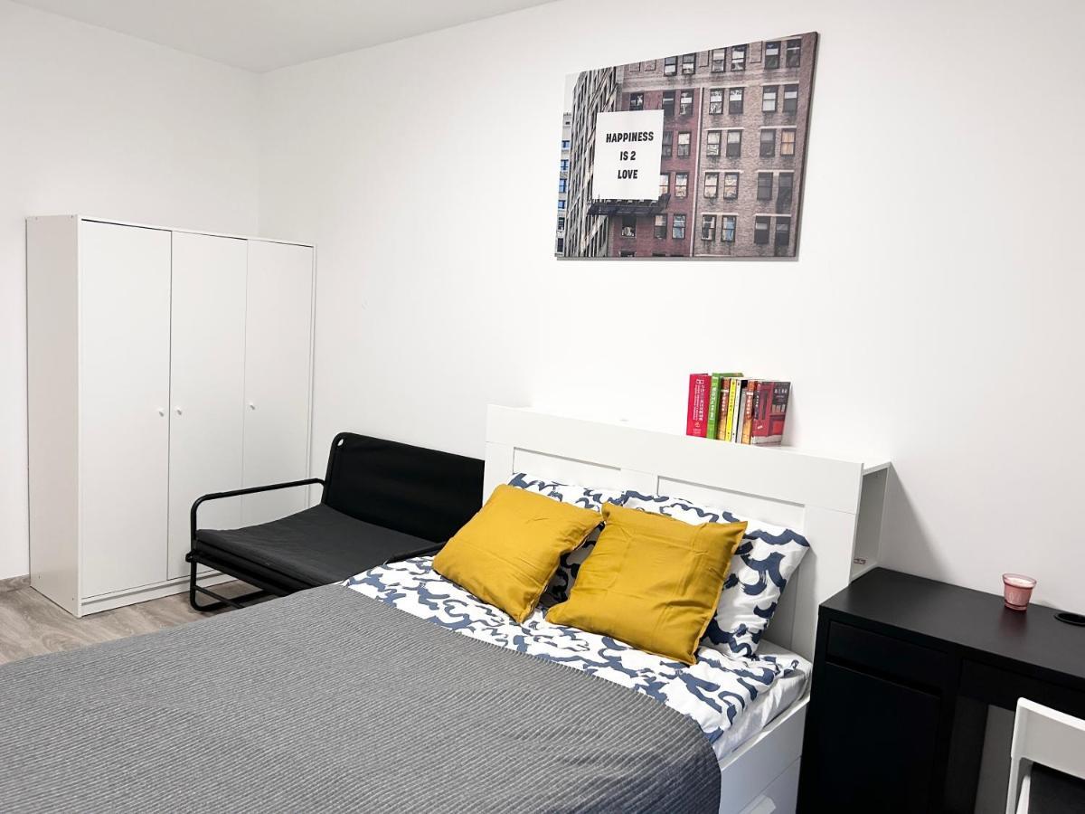 New 2022 Family&Friends Downtown Ac 3Br 2Ba Free Parking Big Balcony Near Metro&Train Station Self Check-In Apt Budapest Eksteriør bilde
