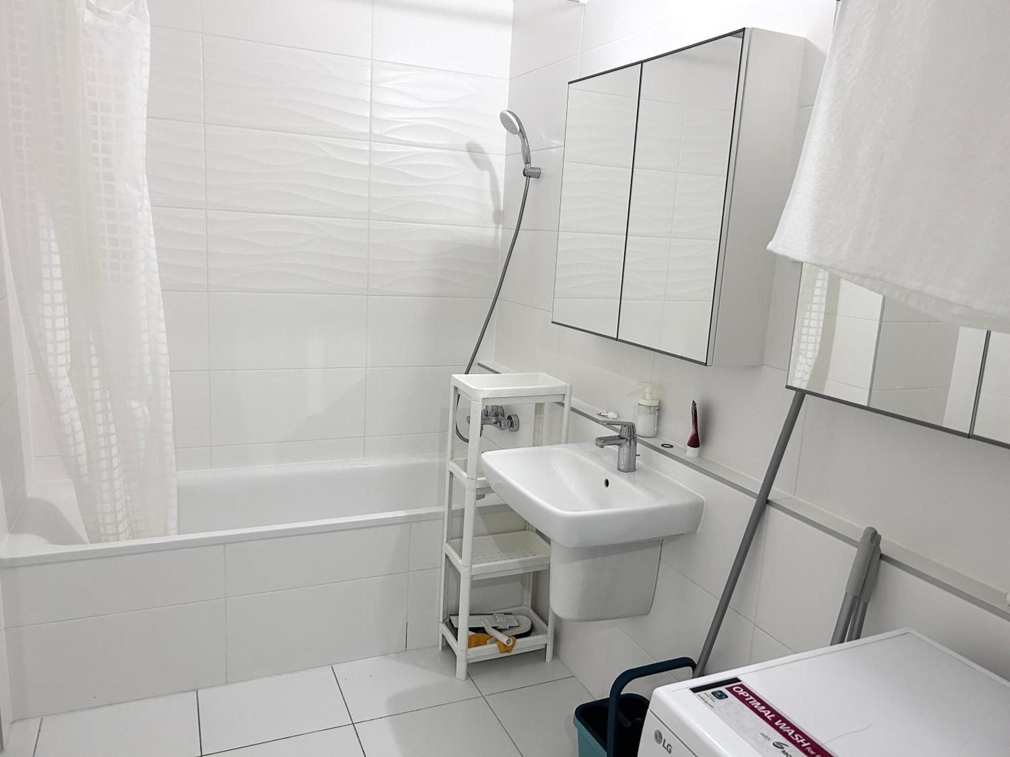 New 2022 Family&Friends Downtown Ac 3Br 2Ba Free Parking Big Balcony Near Metro&Train Station Self Check-In Apt Budapest Eksteriør bilde