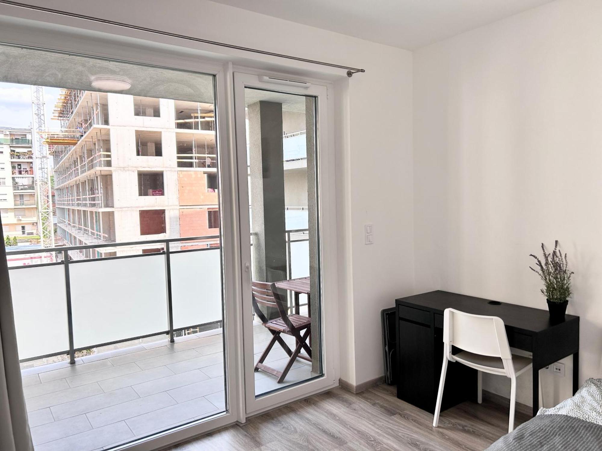 New 2022 Family&Friends Downtown Ac 3Br 2Ba Free Parking Big Balcony Near Metro&Train Station Self Check-In Apt Budapest Eksteriør bilde